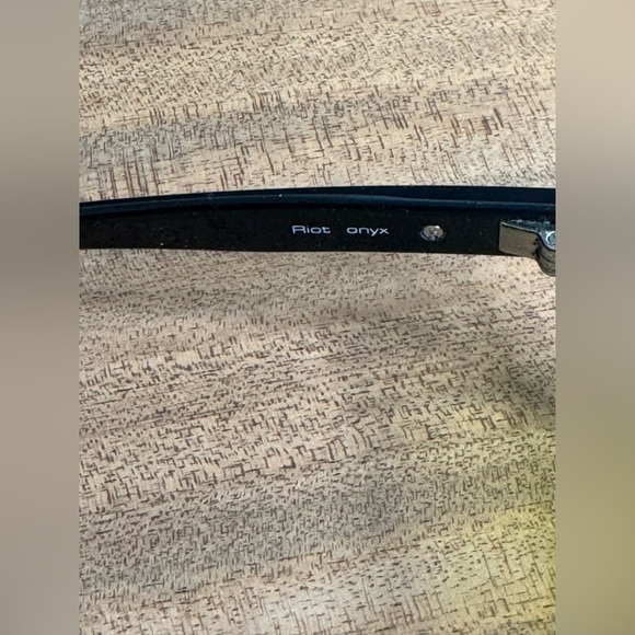 NIB GUNNER Riot Blue Light Amber Light Computer Gaming Glasses in Onyx 100% UV - Picture 4 of 12